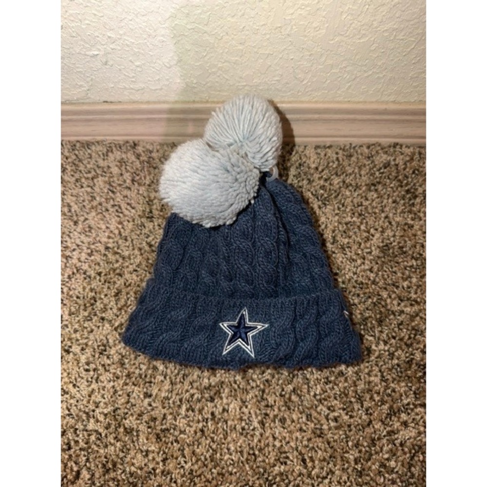 Dallas Cowboys New Era NFL Kids Navy Blue Cable Knit Pom Beanie Hat Child Size